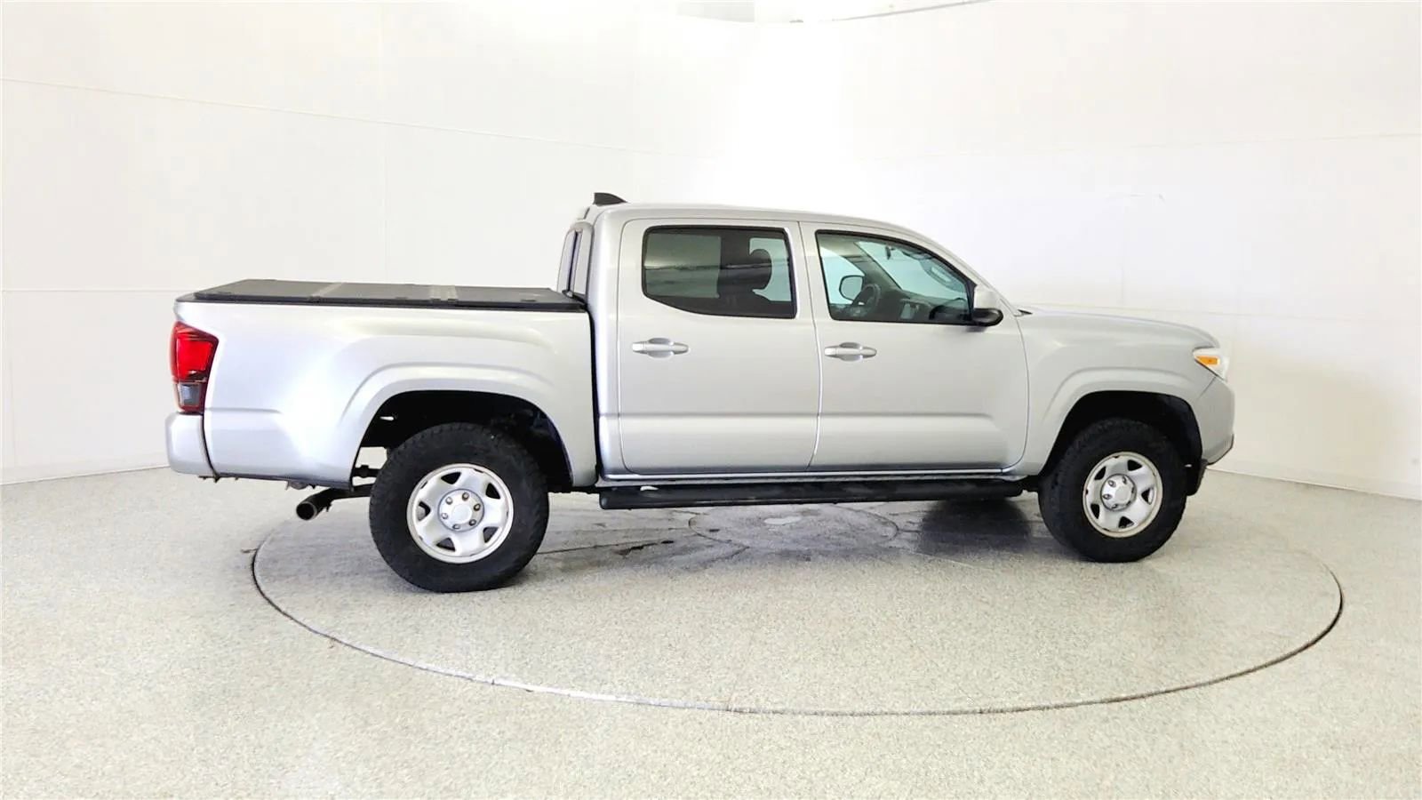 Used 2023 Toyota Tacoma SR AWD/4WD image 8