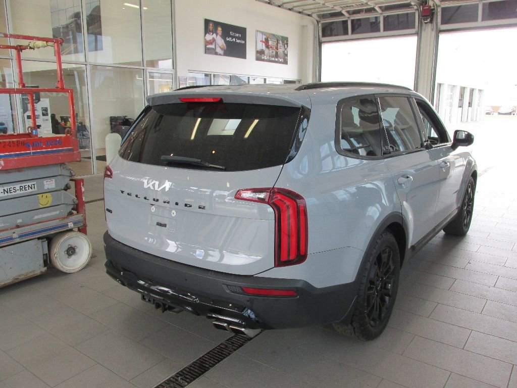 Used 2022 Kia Telluride SX w/ SX Prestige Package image 9