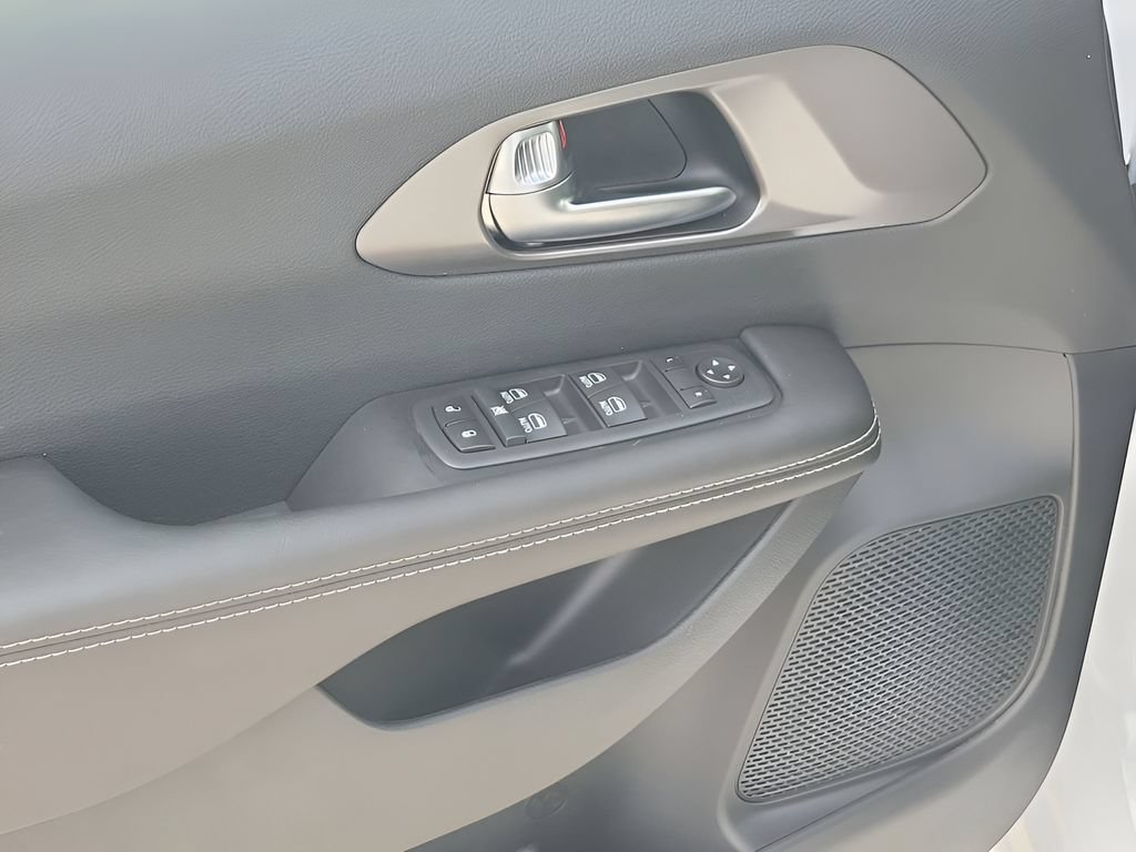 New 2026 Chrysler Voyager LX FWD image 43