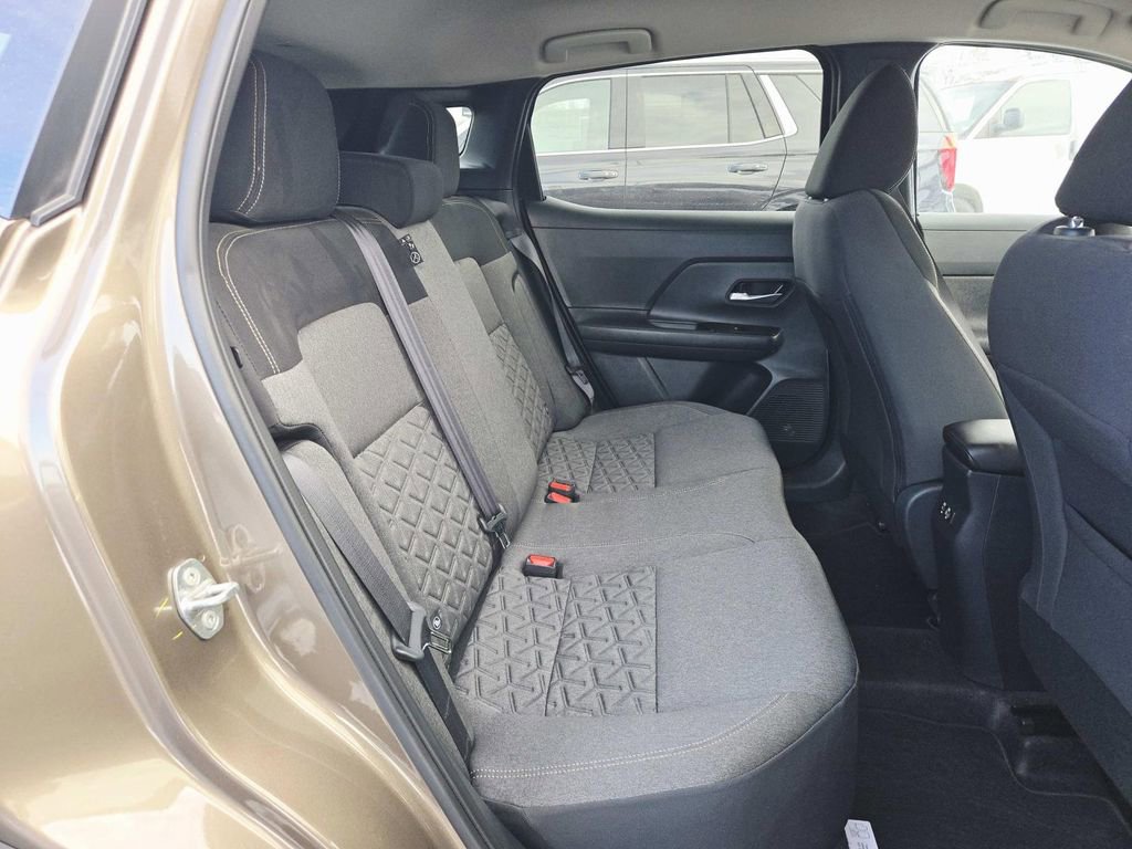Used 2025 Nissan Kicks SV w/ Charging Package image 14