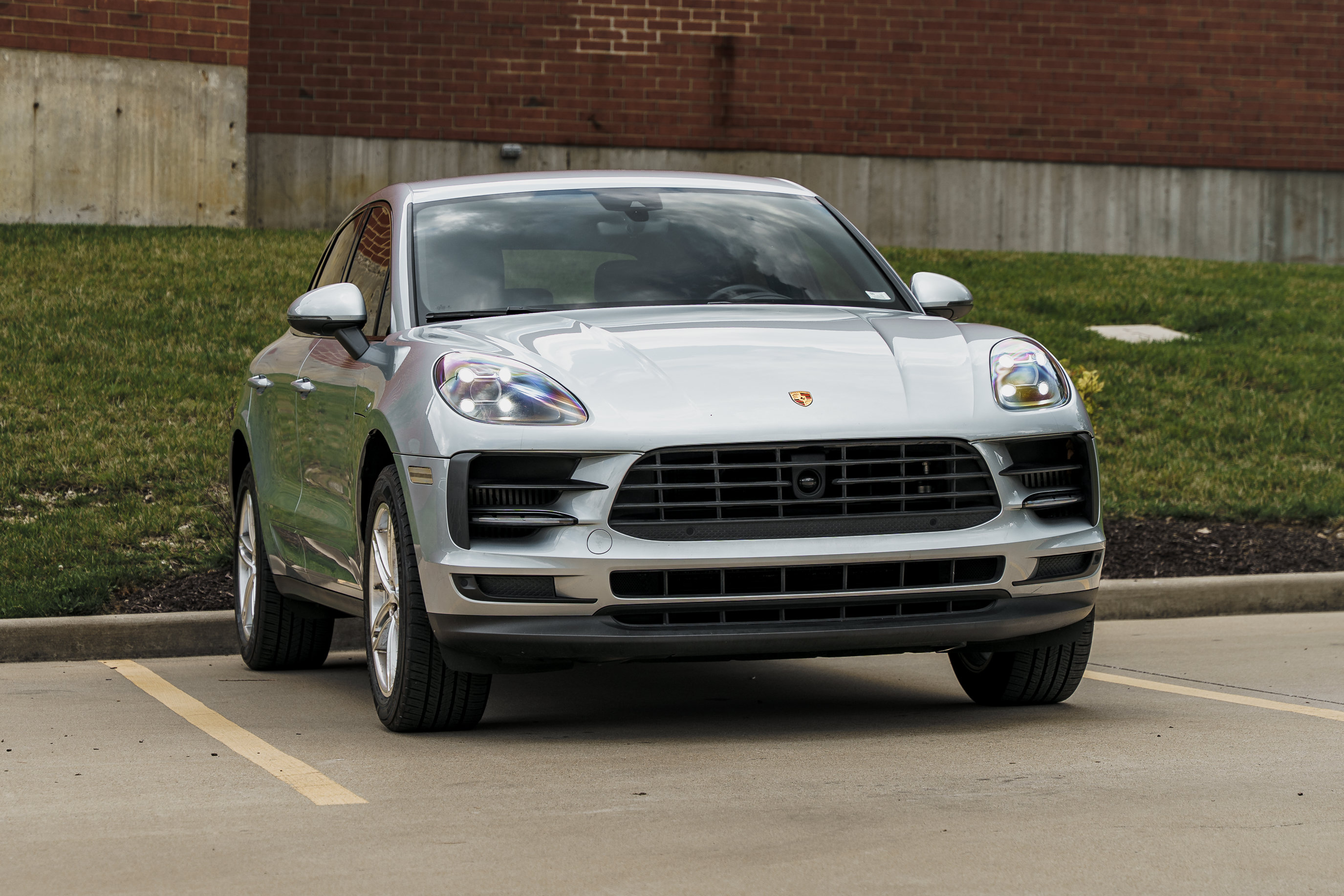 Used 2020 Porsche Macan S AWD/4WD image 1