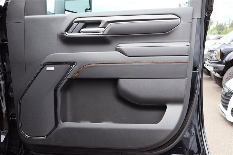 Used 2025 GMC Sierra 3500 AT4 w/ AT4 Premium Plus Package AWD/4WD image 34
