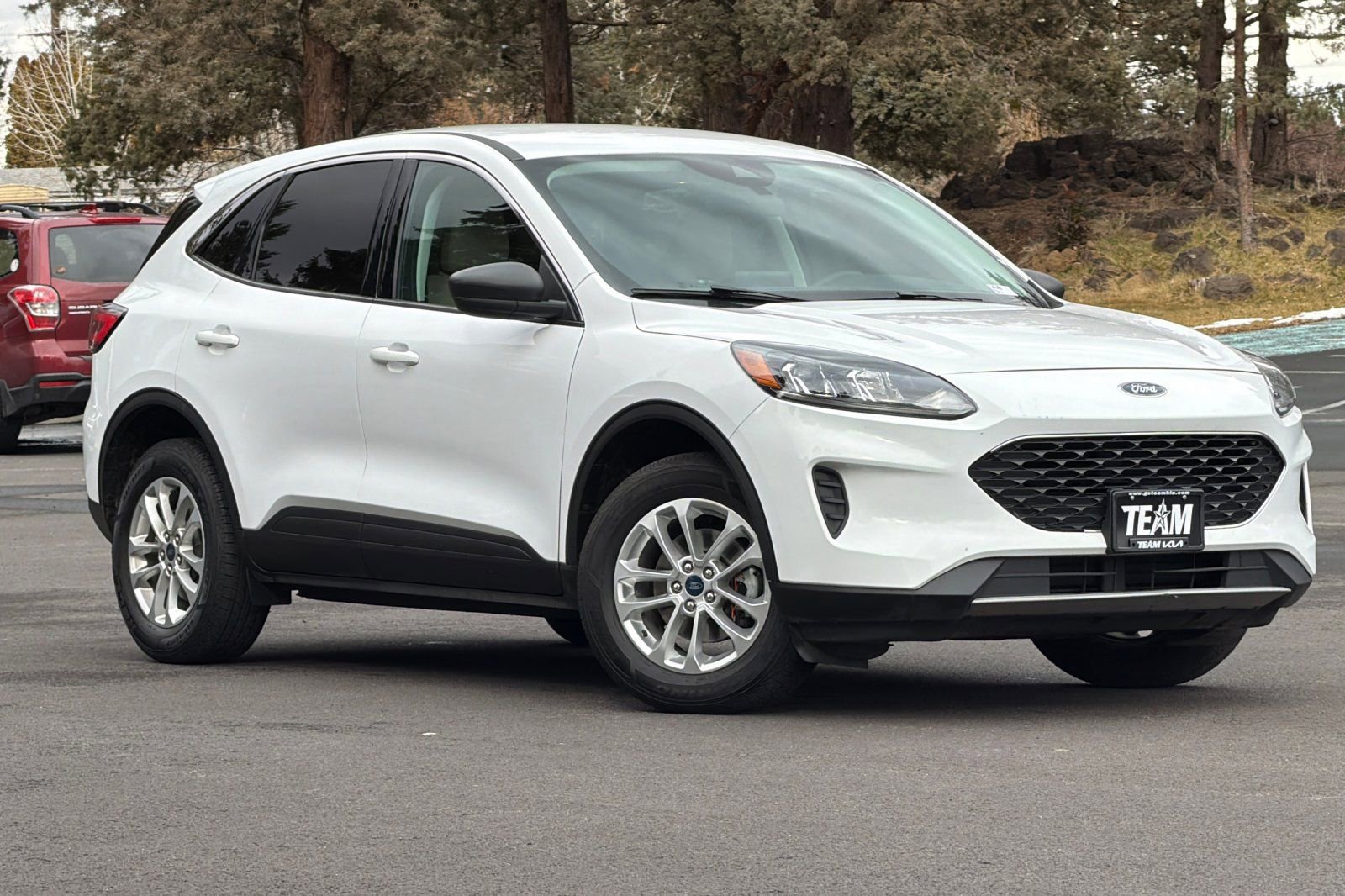 Used 2022 Ford Escape SE AWD/4WD image 2