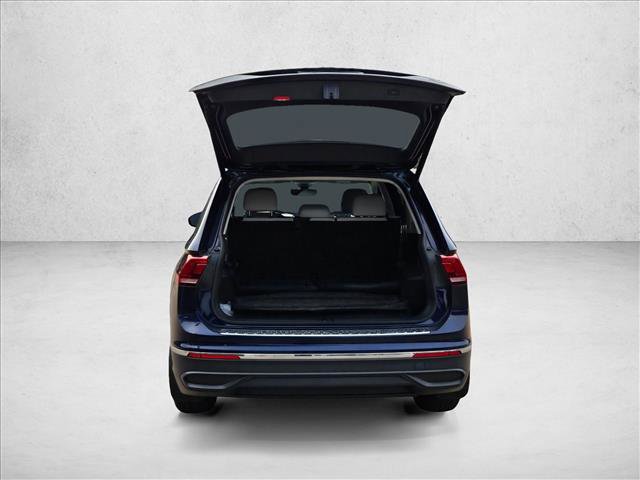 Used 2024 Volkswagen Tiguan SE FWD image 6