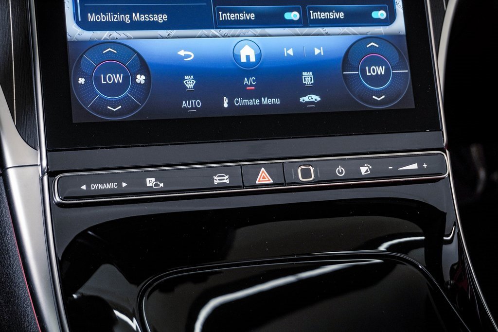 Used 2024 Mercedes-Benz CLE 450 4MATIC Cabriolet image 32