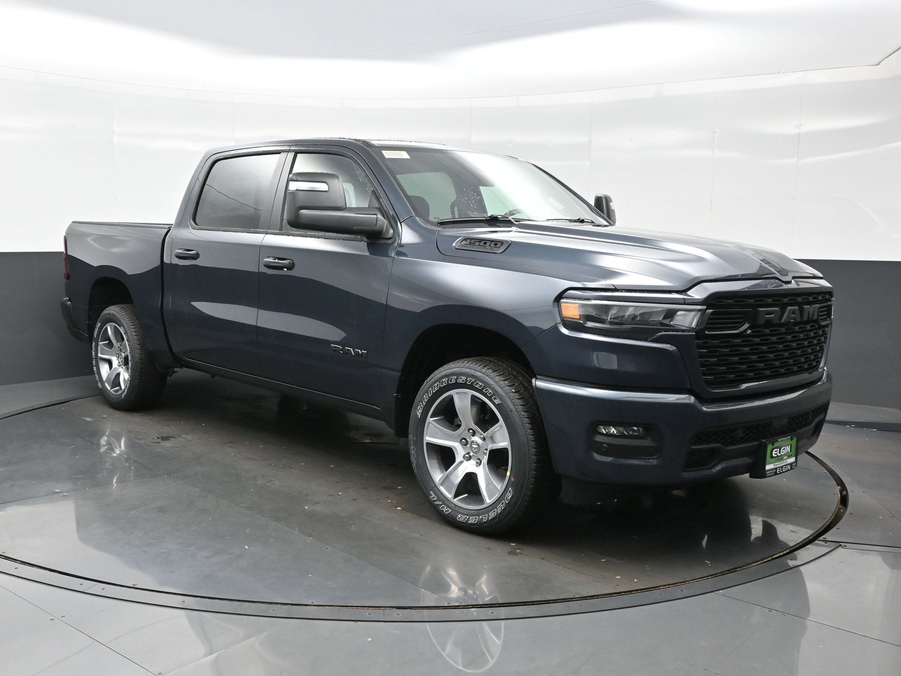 New 2026 RAM 1500 Express AWD/4WD image 8