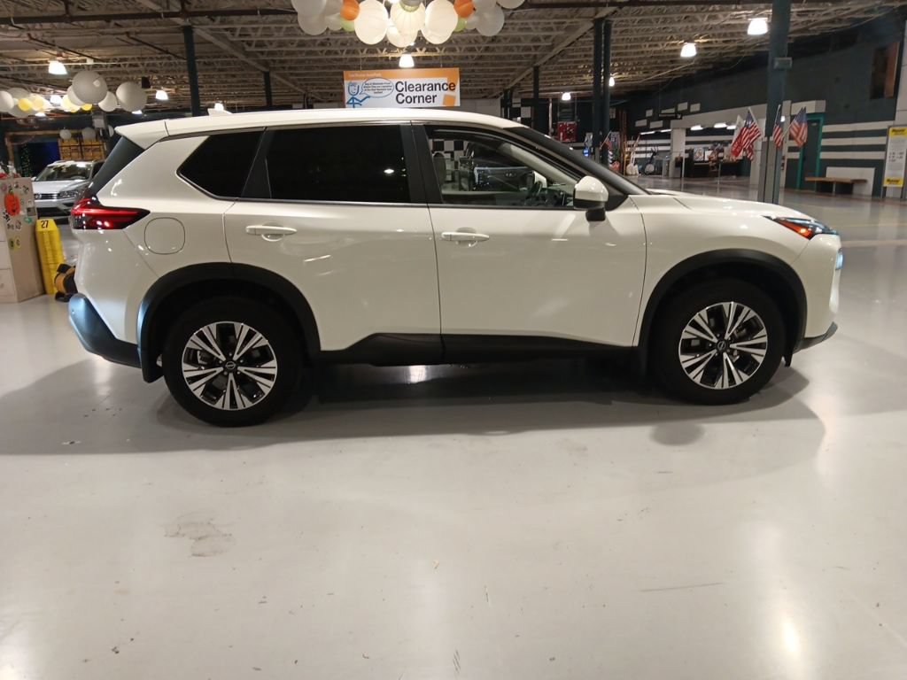 Used 2023 Nissan Rogue SV AWD/4WD image 10