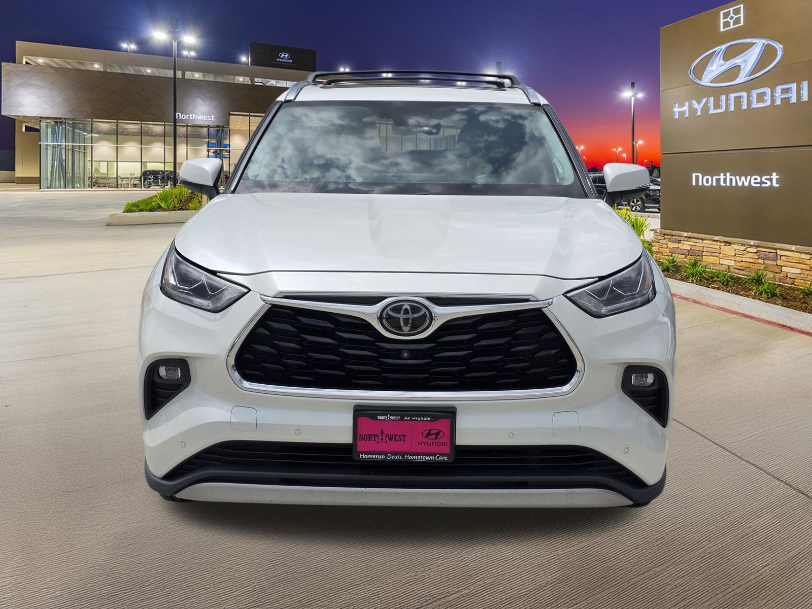 Used 2021 Toyota Highlander Platinum FWD image 5