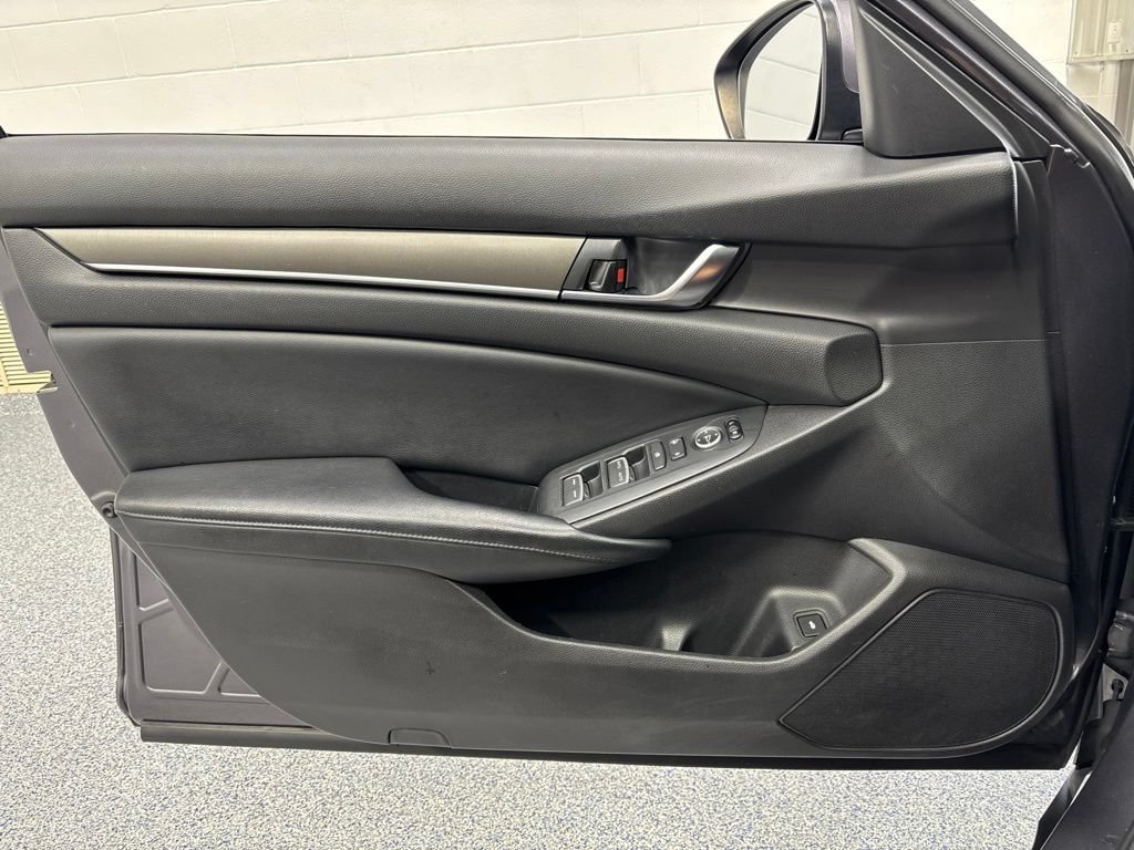 Used 2018 Honda Accord LX image 29
