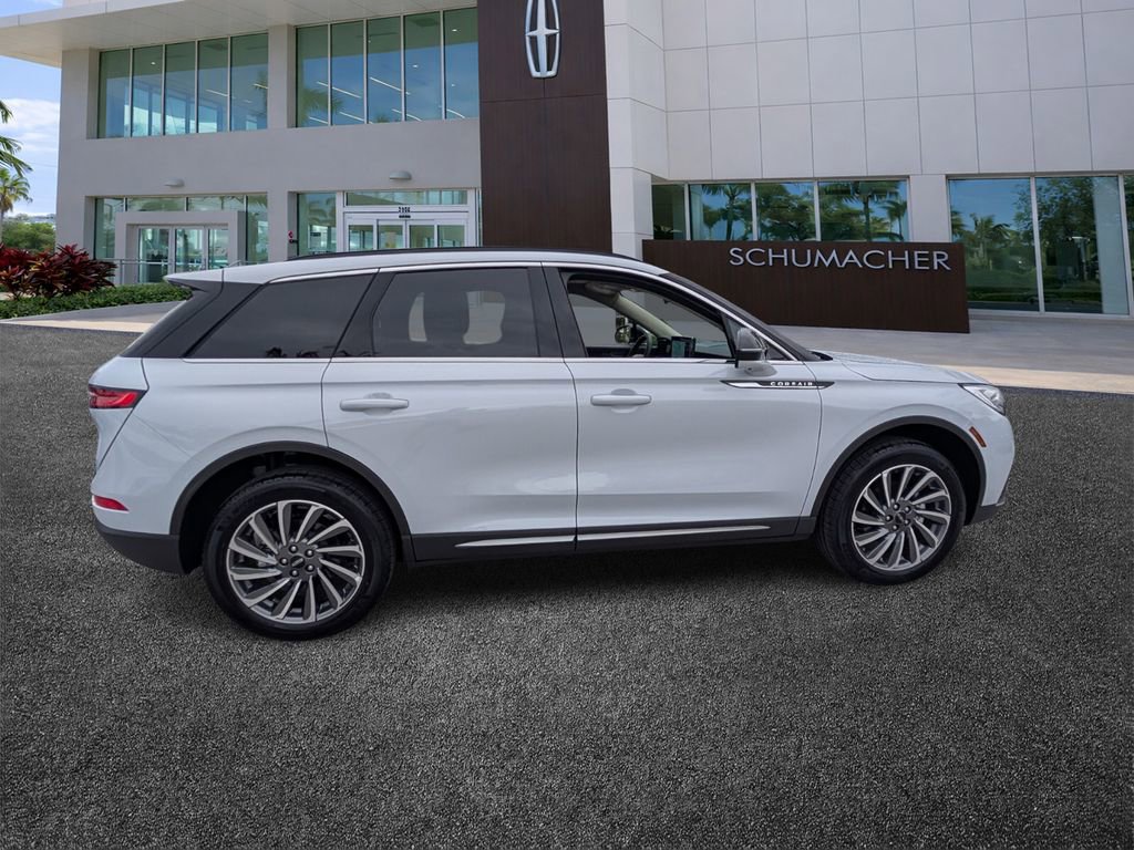 New 2026 Lincoln Corsair Reserve FWD image 8
