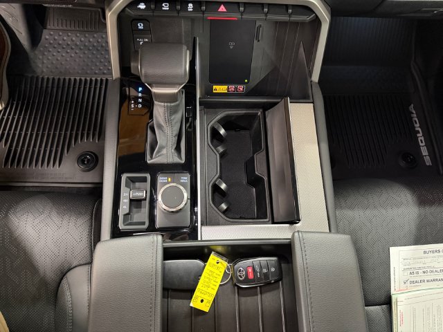 Used 2025 Toyota Sequoia Limited w/ Tow Technology Package AWD/4WD image 29