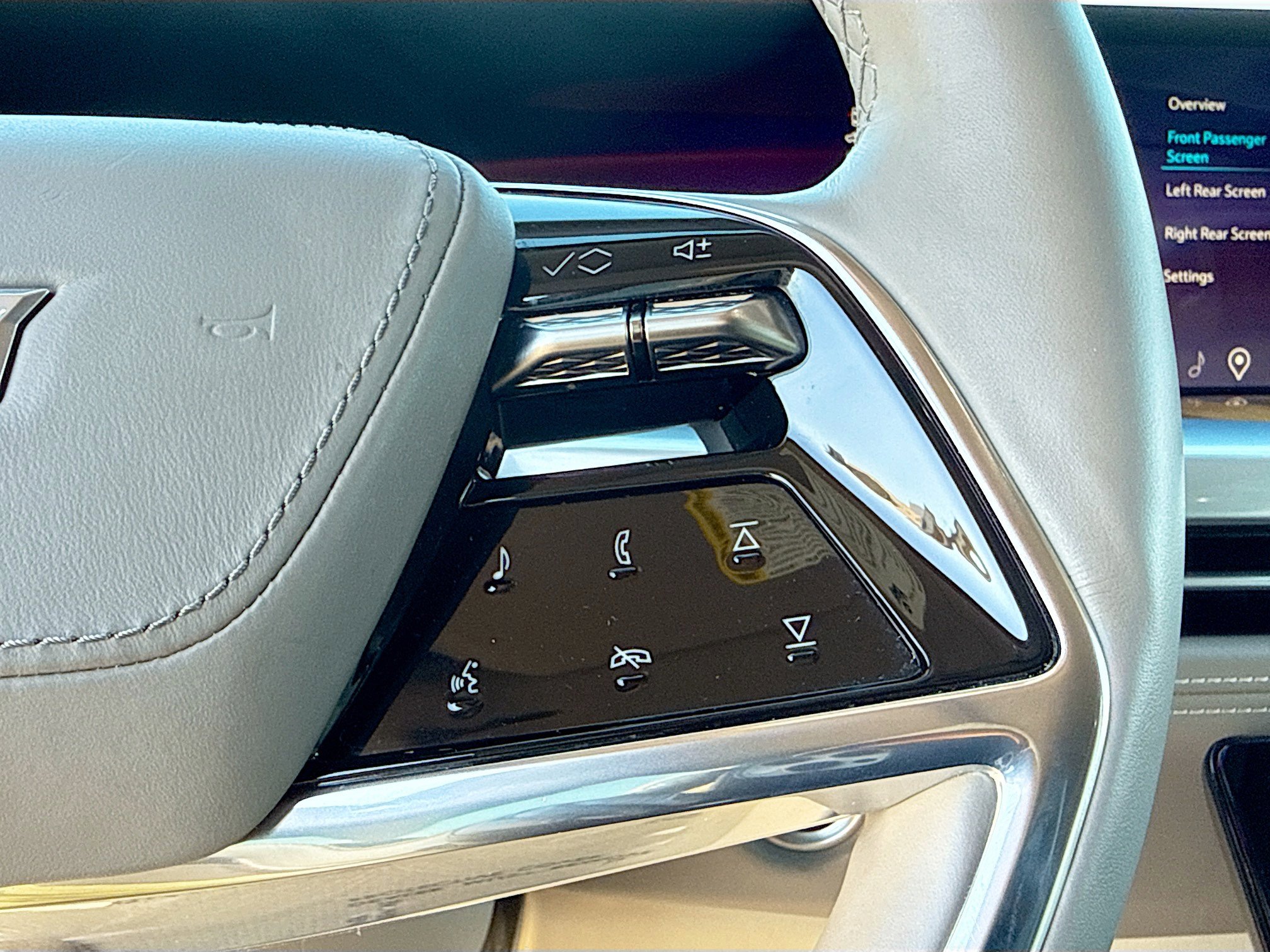 Used 2025 Cadillac Escalade ESV Sport Platinum image 41