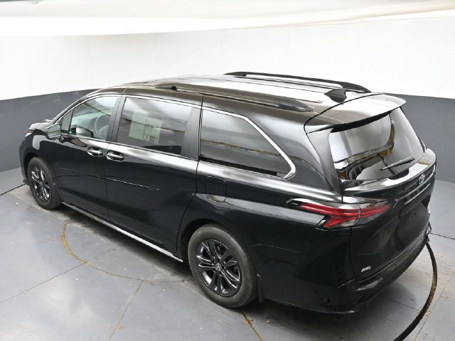 Used 2024 Toyota Sienna XSE w/ XSE Plus Package AWD/4WD image 38