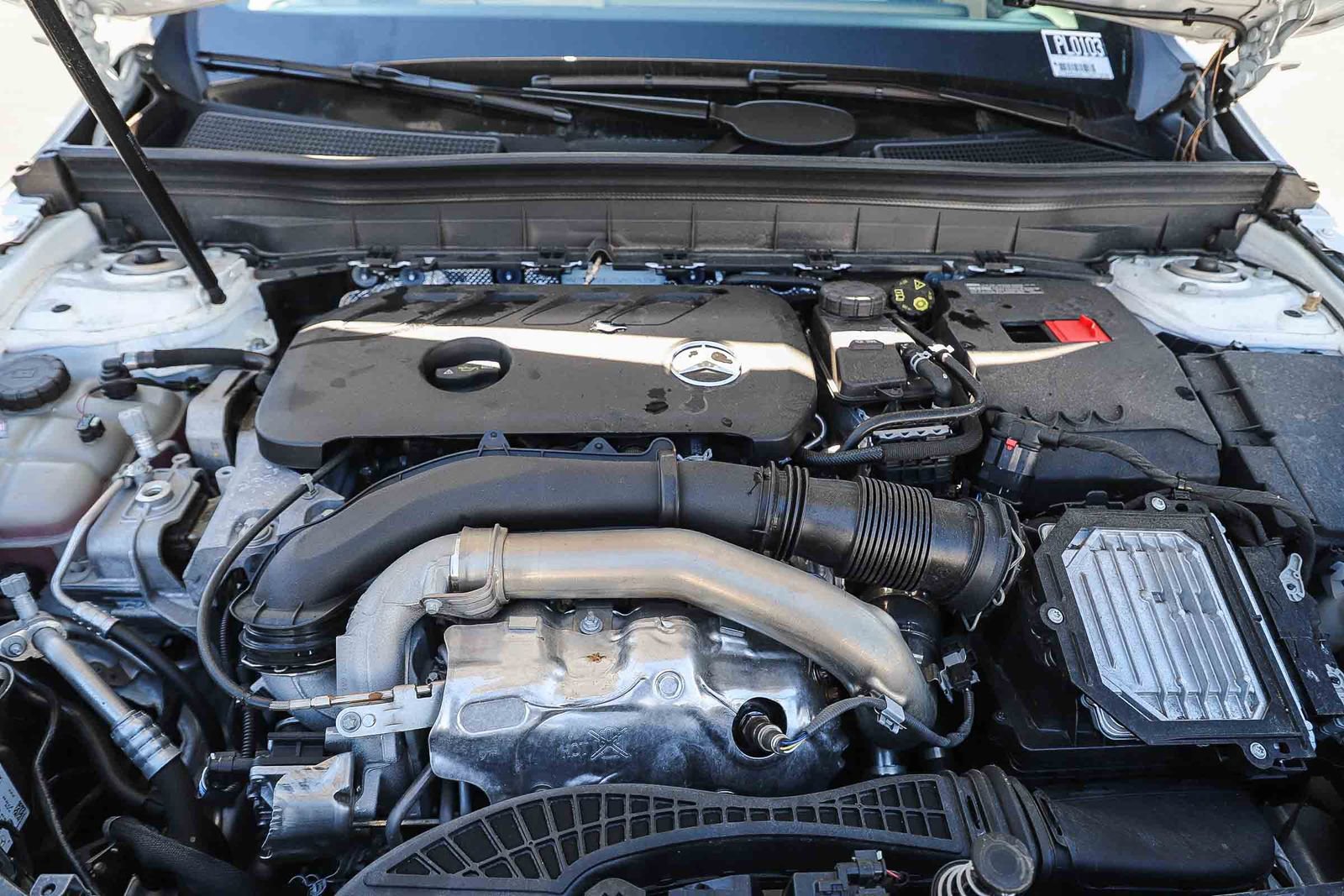 Certified 2025 Mercedes-Benz GLB 250 4MATIC image 27