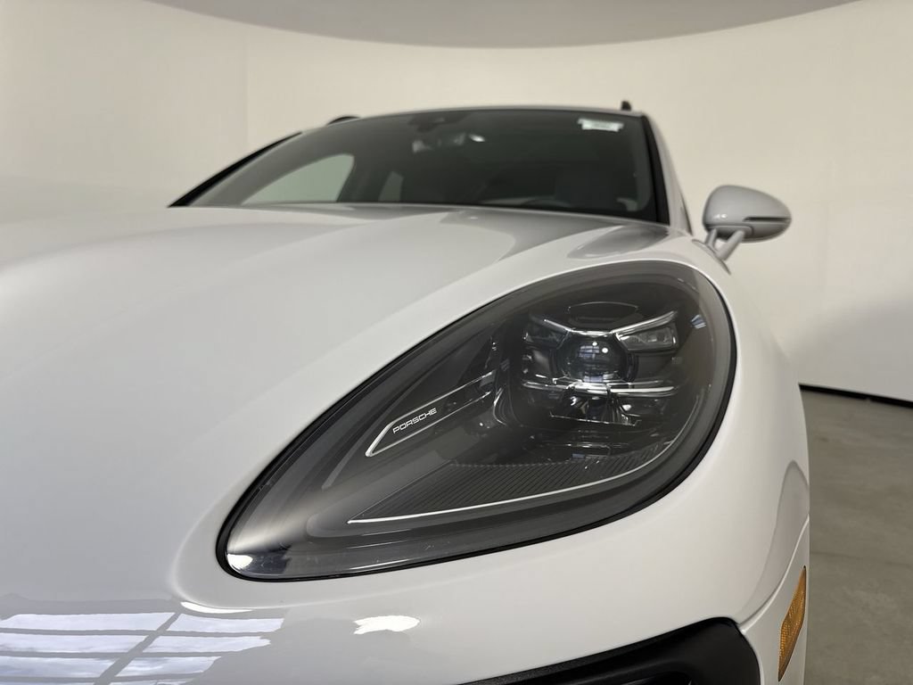 New 2025 Porsche Macan S AWD/4WD image 11
