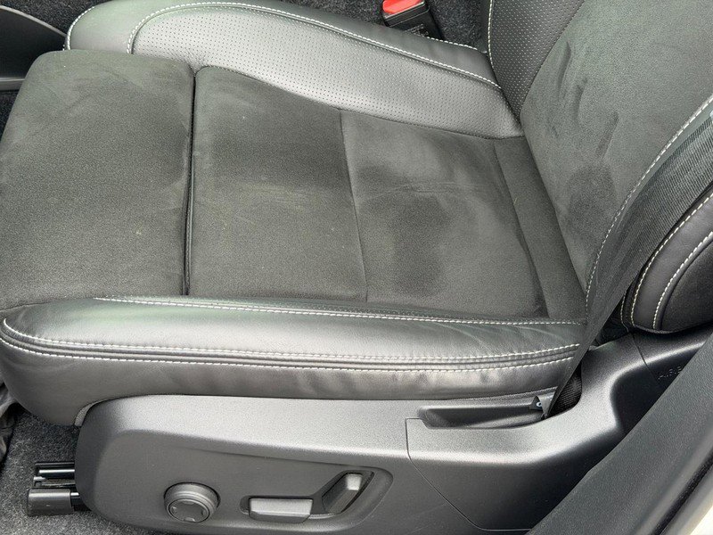 Used 2021 Volvo XC40 T5 R-Design w/ Advanced Package image 24