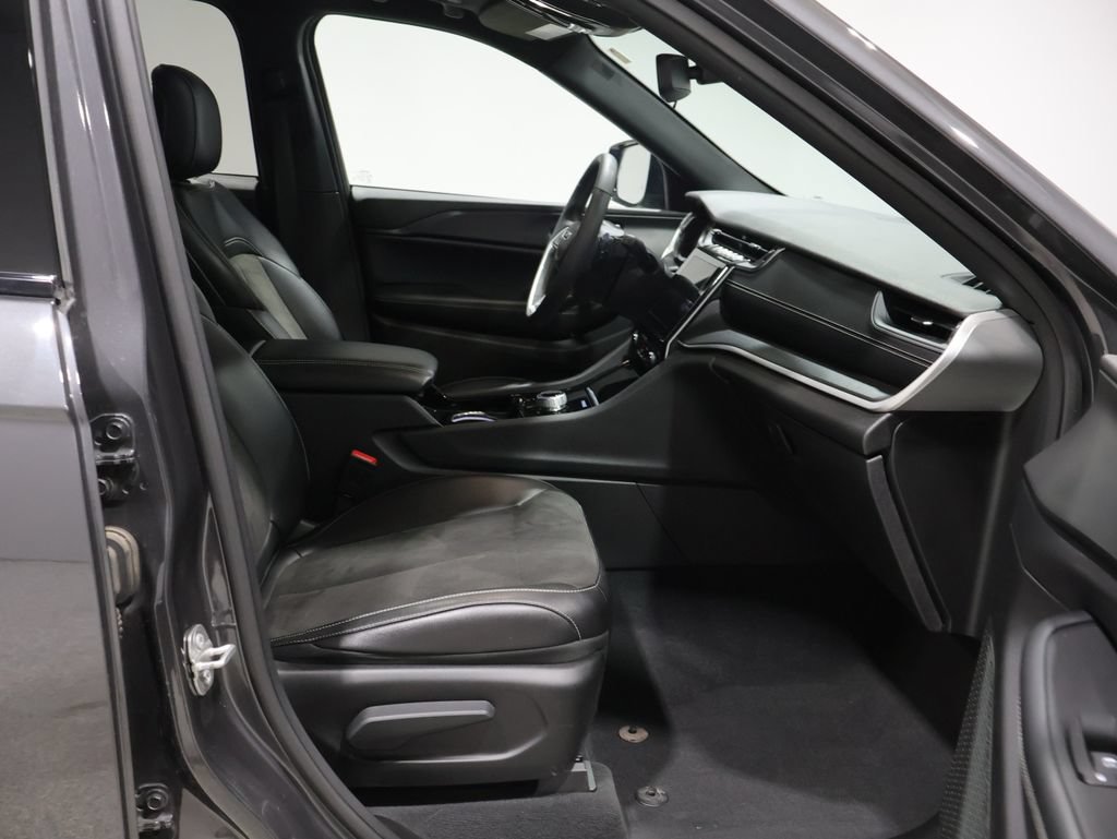 Certified 2023 Jeep Grand Cherokee Altitude AWD/4WD image 25