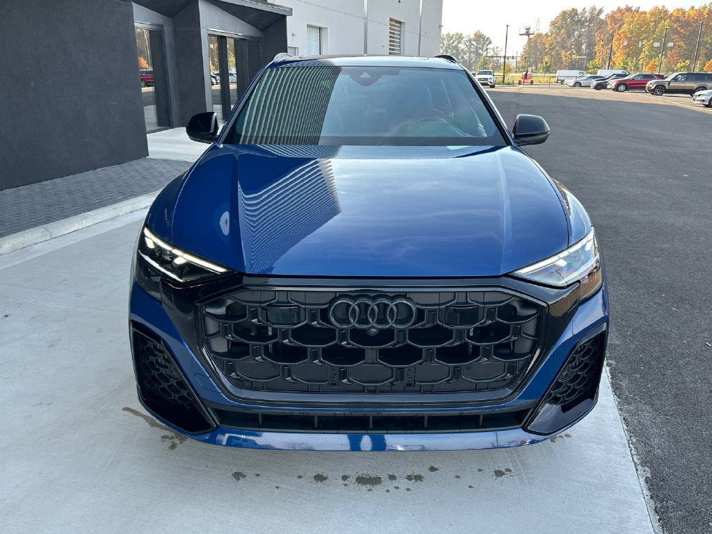 Used 2024 Audi SQ8 Premium Plus AWD/4WD image 3