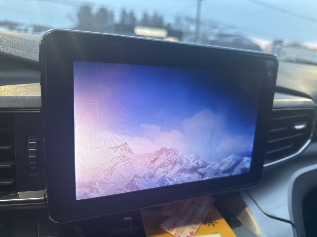 Used 2022 Ford Explorer XLT w/ Equipment Group 202A image 14