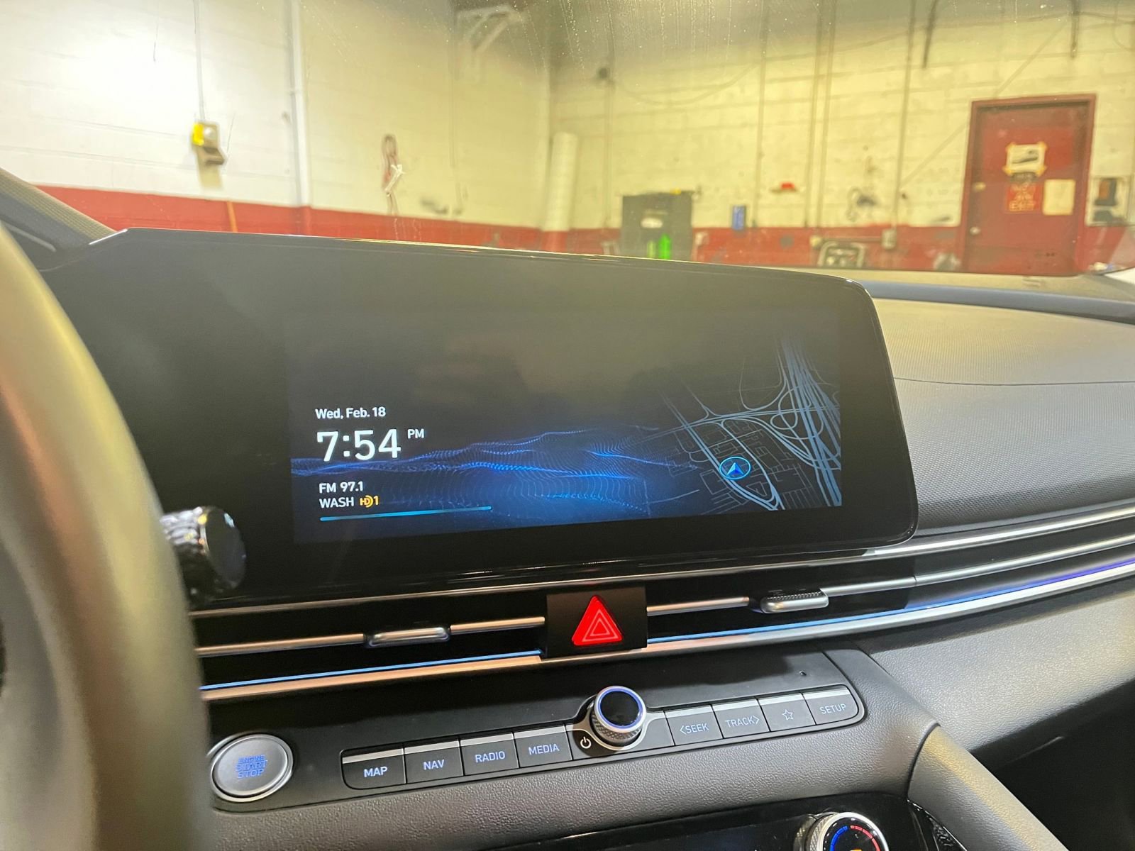 Used 2025 Hyundai Elantra SEL image 21