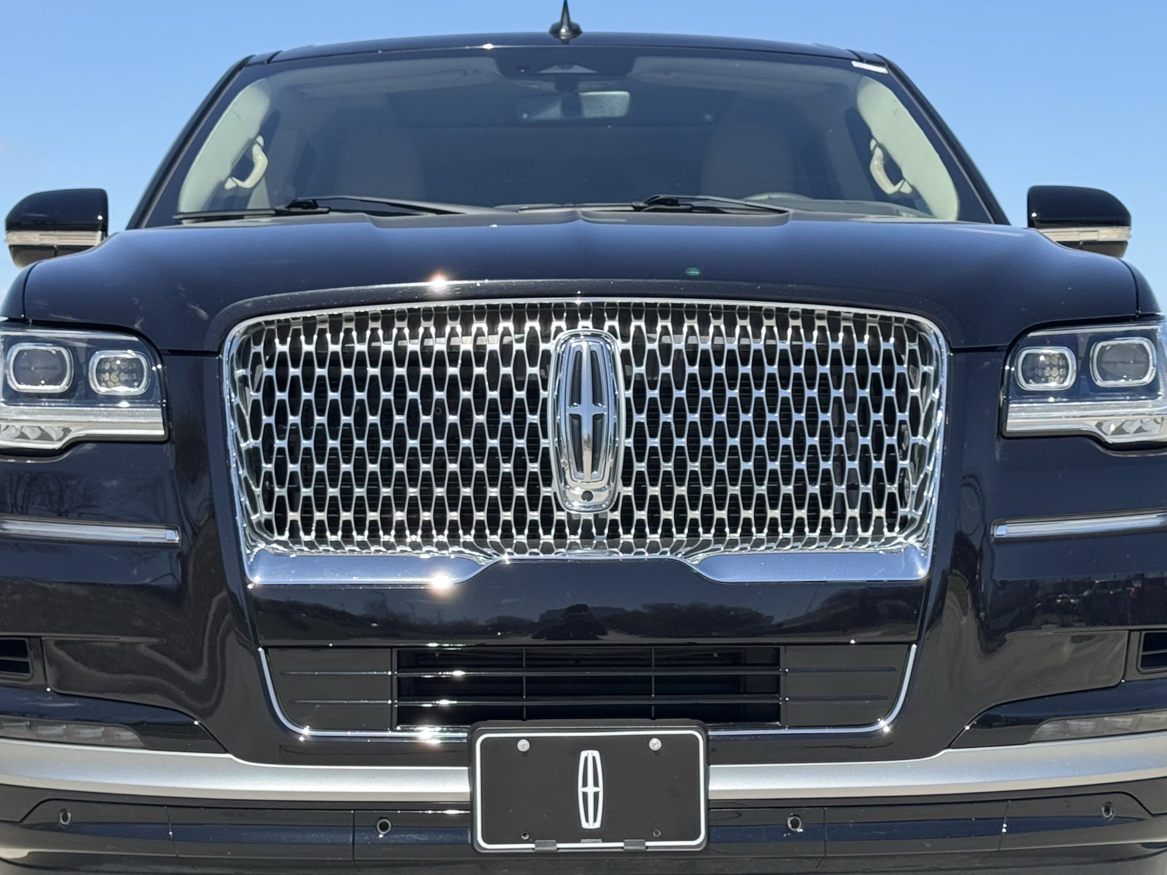 Certified 2023 Lincoln Navigator Reserve image 16