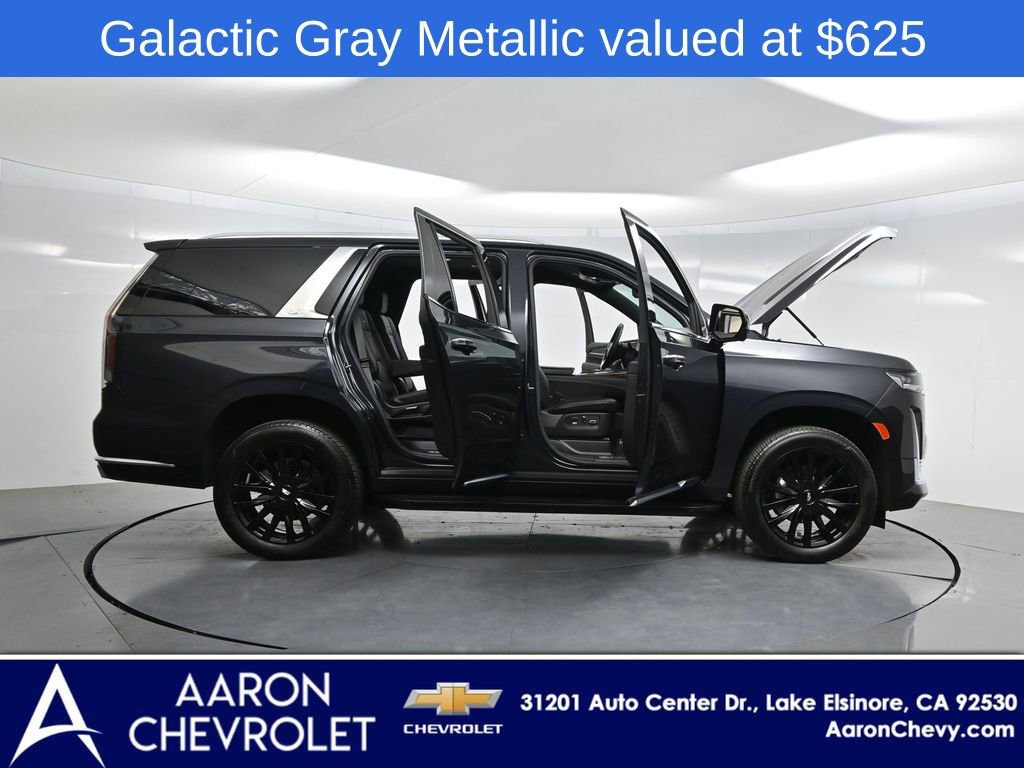 Used 2024 Cadillac Escalade Luxury RWD image 3