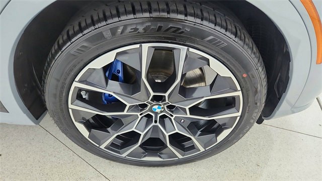 Used 2025 BMW X7 M60i image 60