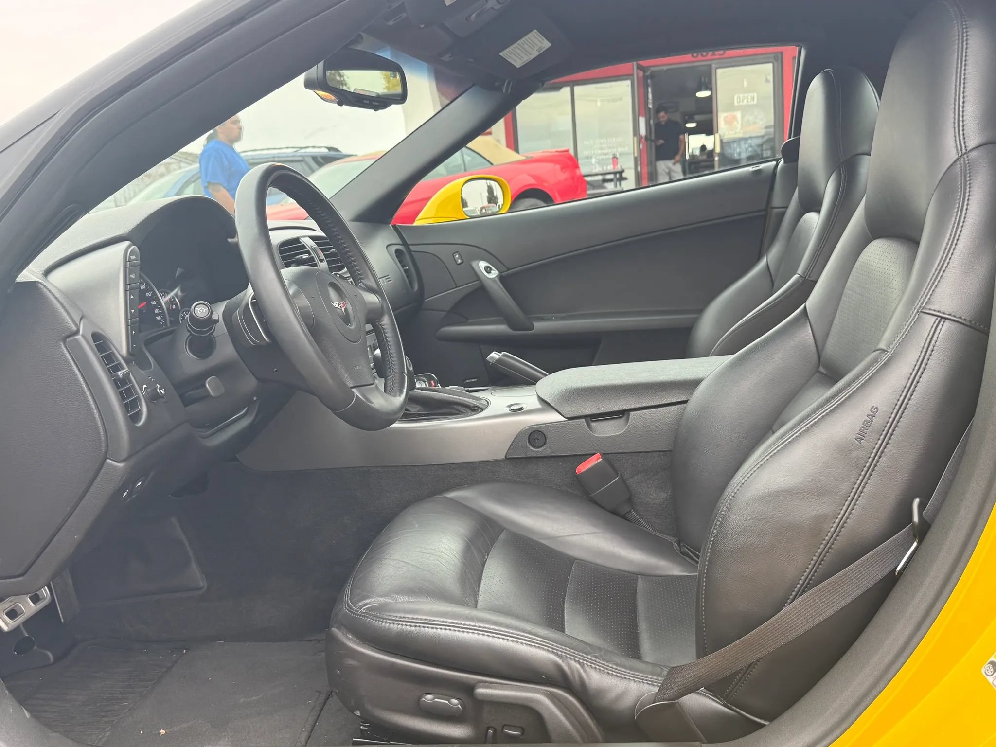 Used 2006 Chevrolet Corvette Convertible w/ Preferred Equipment Group RWD image 9