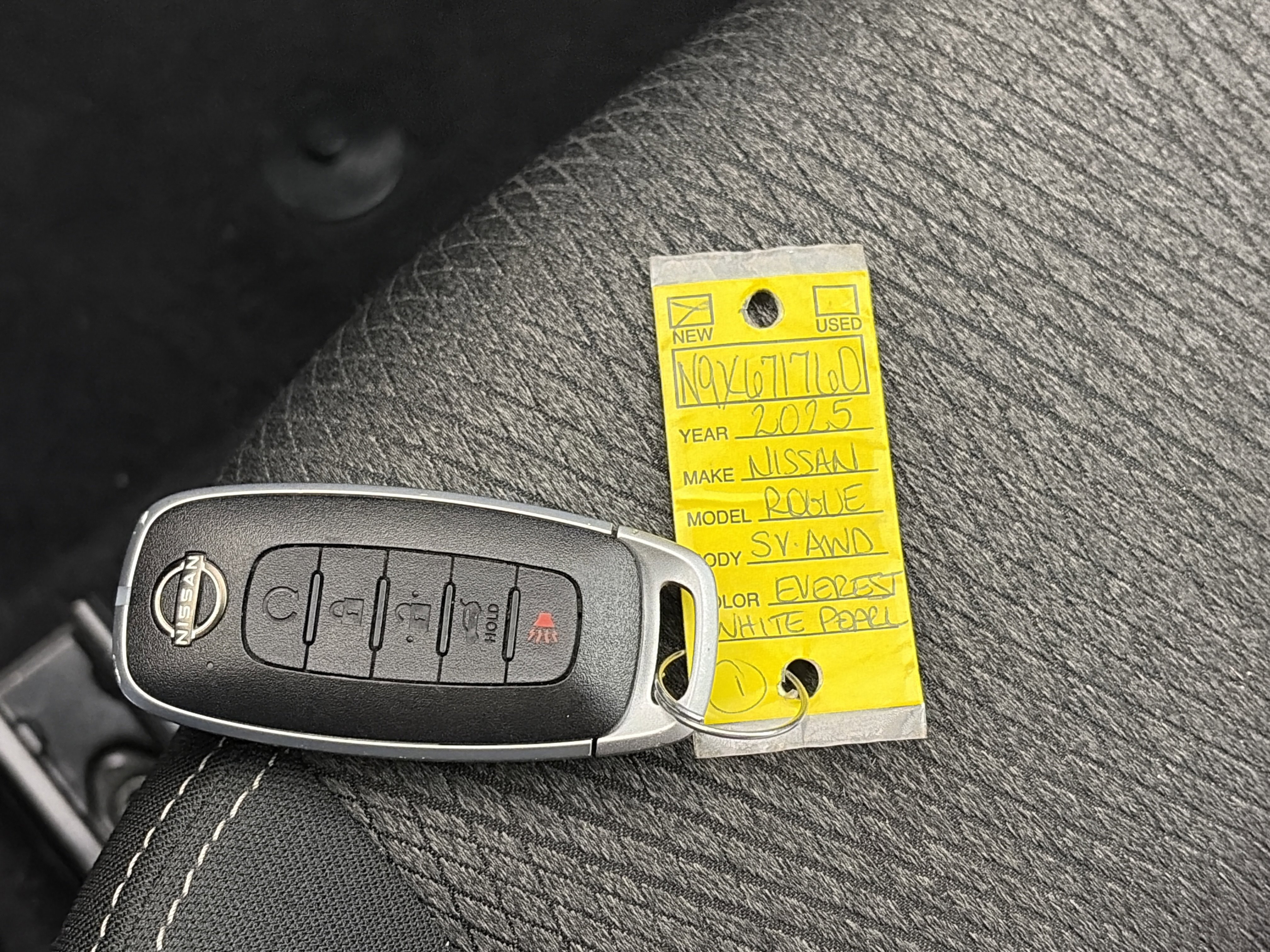 Certified 2025 Nissan Rogue SV image 30