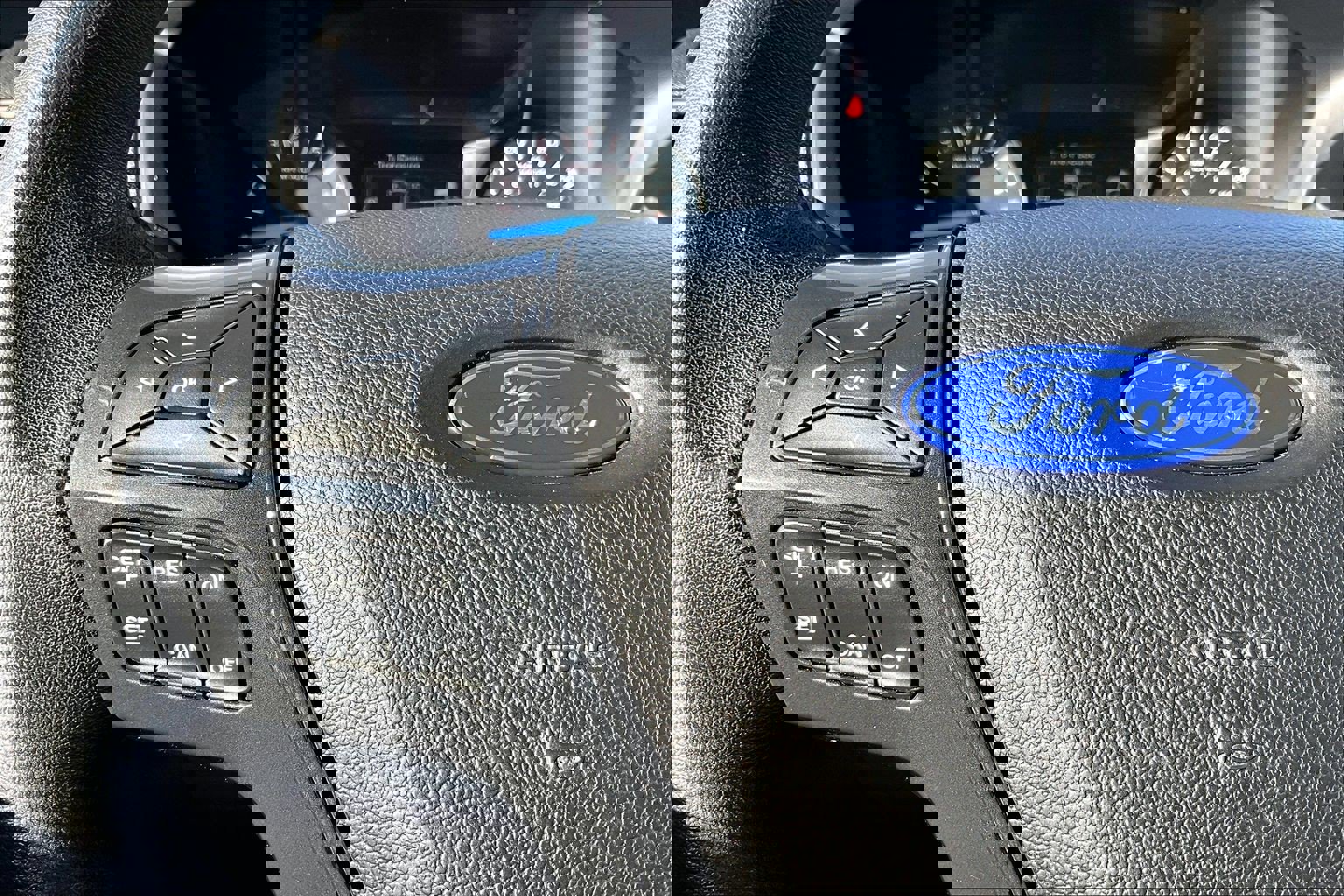 Used 2018 Ford Explorer Base image 18