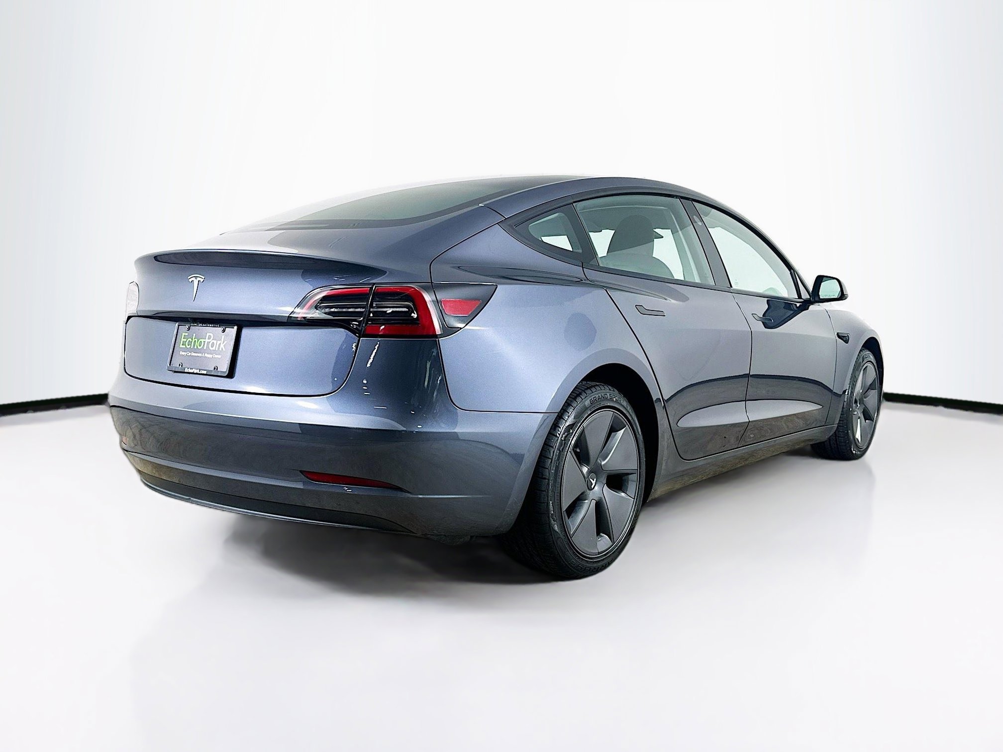 Used 2023 Tesla Model 3 Standard Range image 9