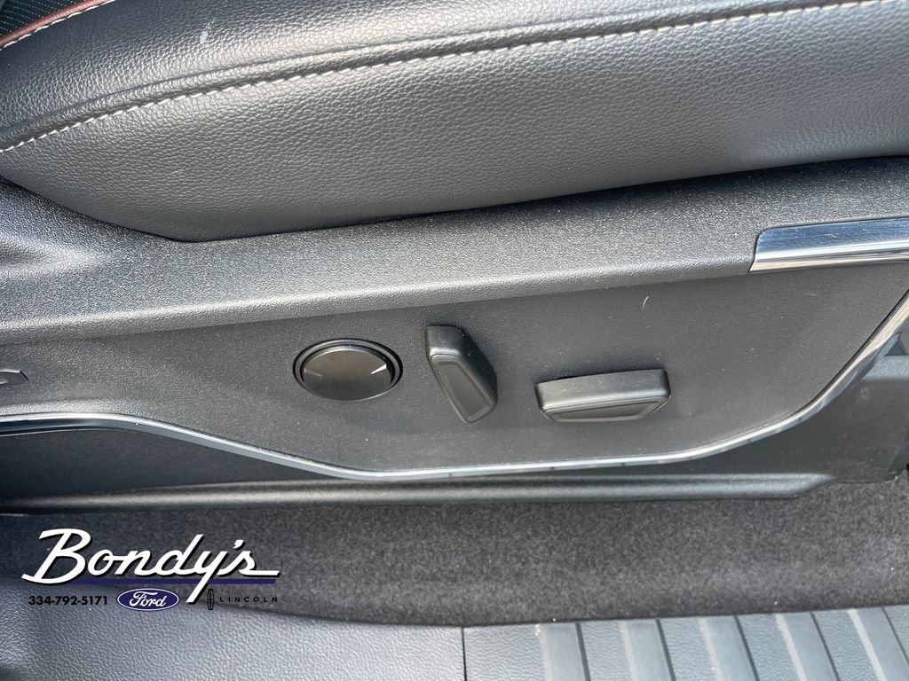 Used 2023 Ford F150 Lariat w/ Trailer Tow Package image 17