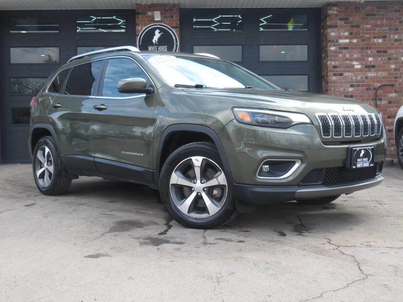 Used 2020 Jeep Cherokee Limited w/ Mopar Interior Package image 1