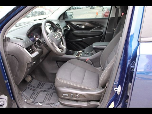 Used 2022 GMC Terrain SLE w/ Driver Convenience Package FWD image 16