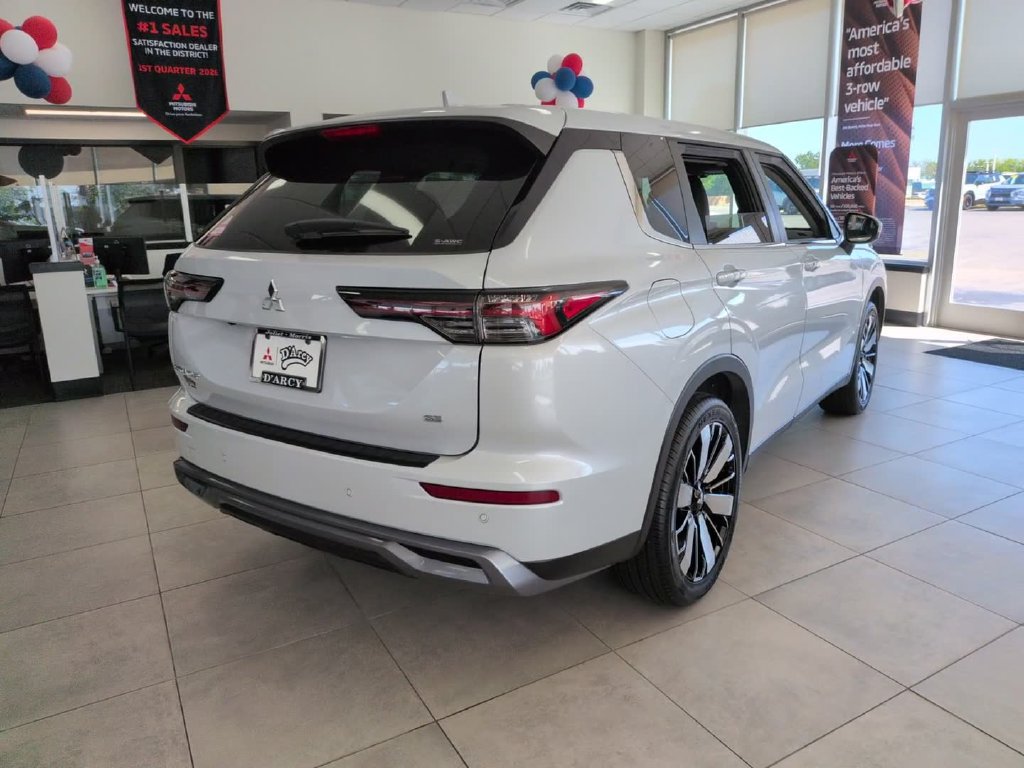 New 2026 Mitsubishi Outlander SE AWD/4WD image 5