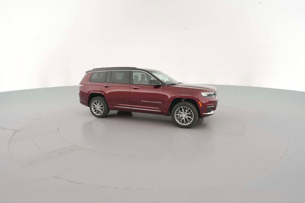 New 2025 Jeep Grand Cherokee L Summit w/ Luxury Tech Group V image 15