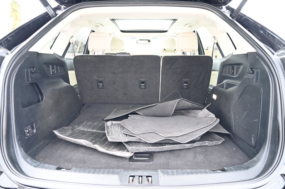 Used 2019 Ford Edge Titanium w/ Cold Weather Package image 38