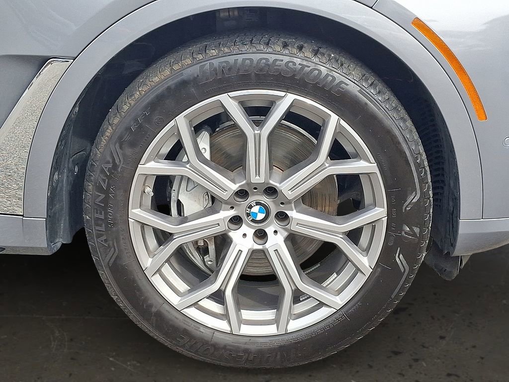 Used 2025 BMW X7 xDrive40i image 9