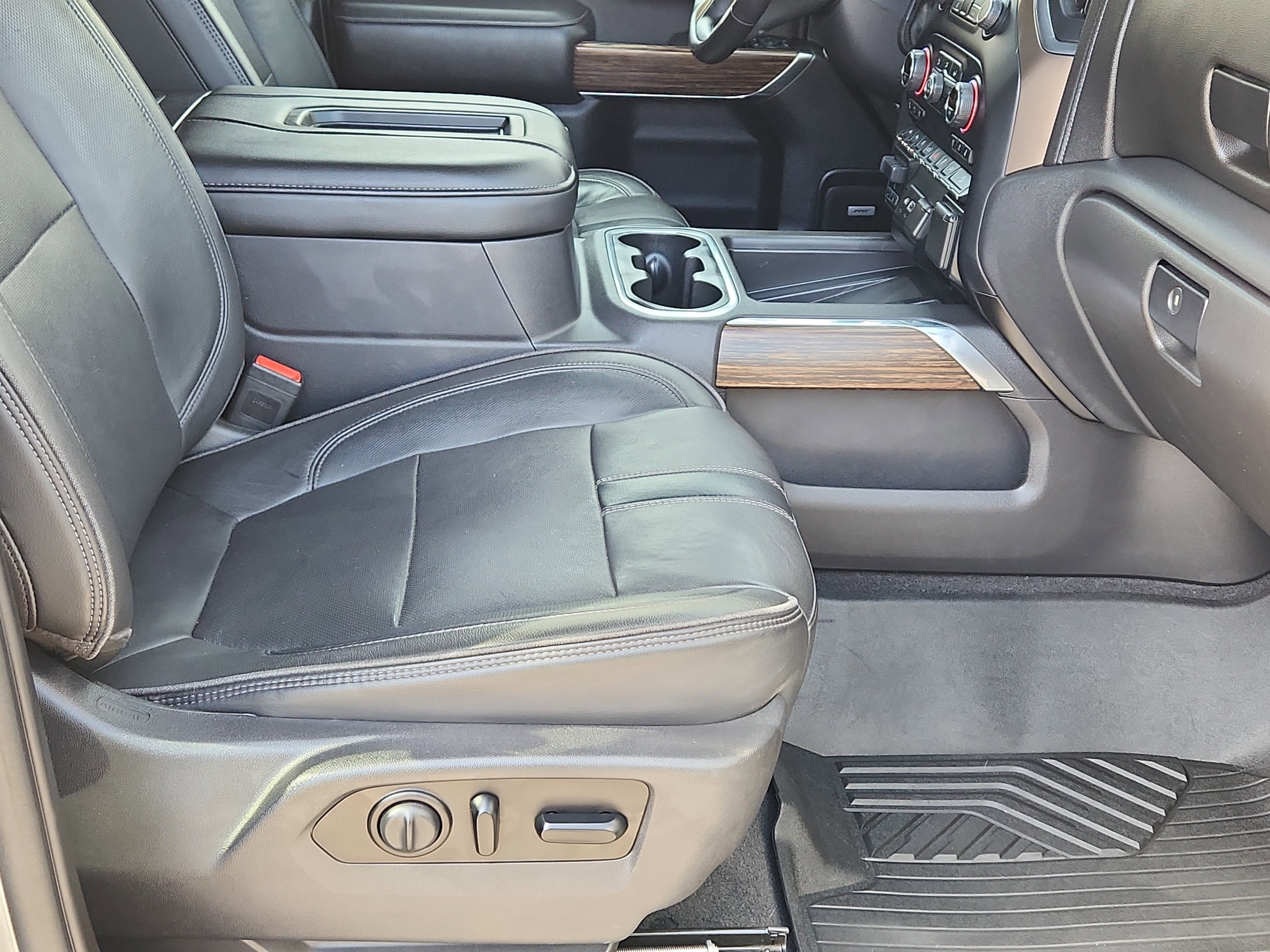 Used 2020 Chevrolet Silverado 1500 High Country w/ Safety Package II image 13