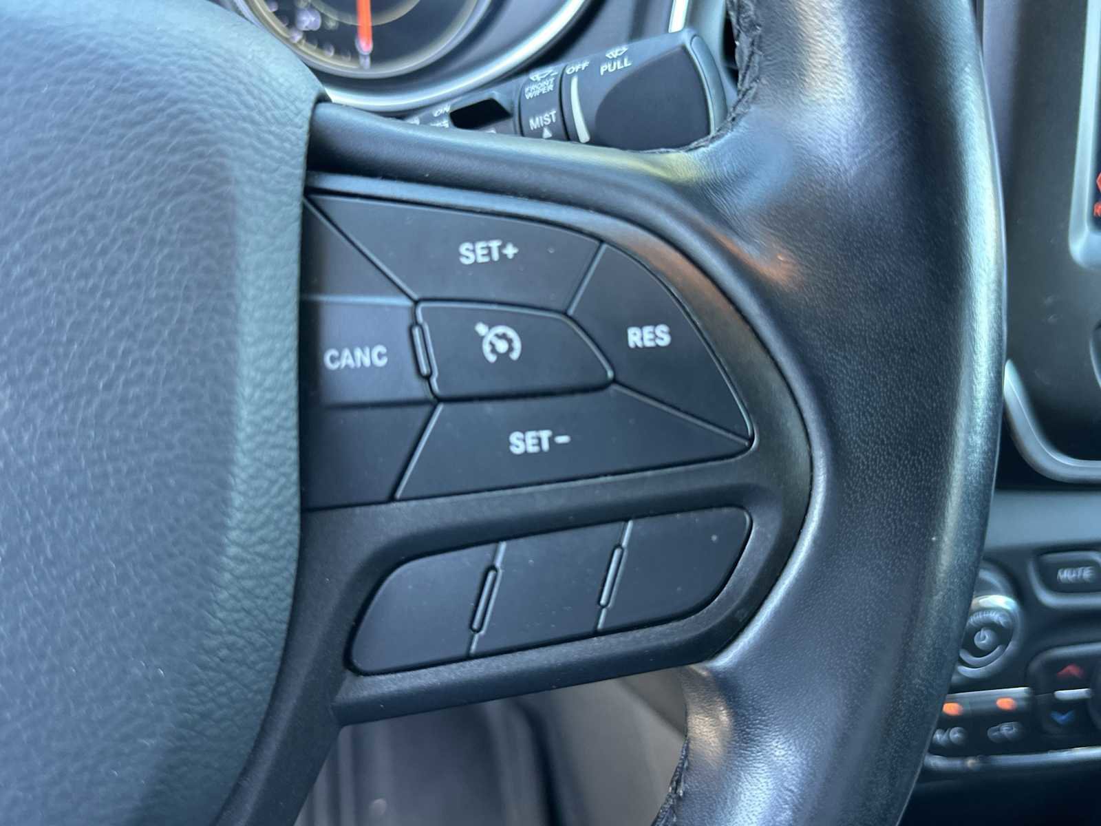 Used 2020 Jeep Cherokee Trailhawk image 27