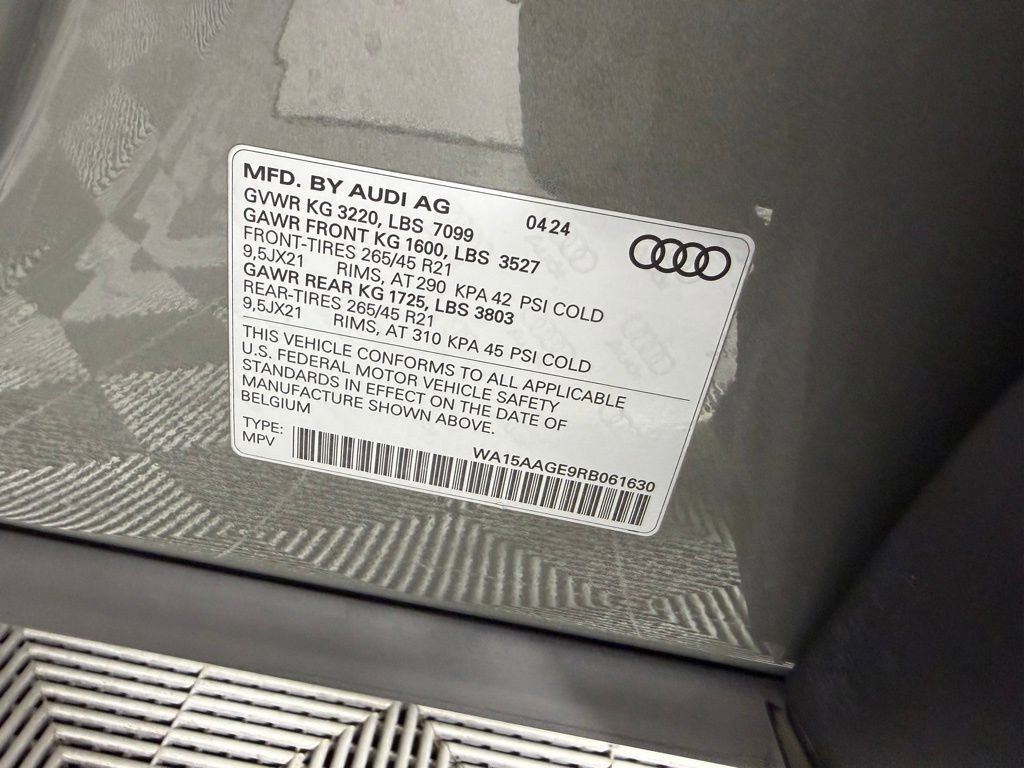 Used 2024 Audi Q8 e-tron Premium Plus w/ Premium Plus Package AWD/4WD image 38