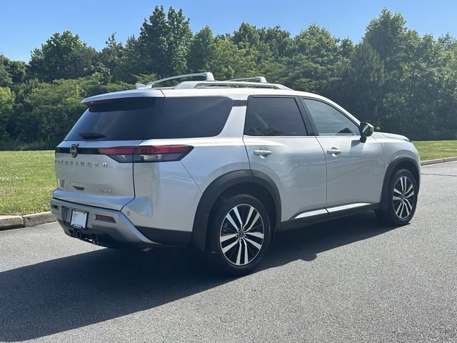 Certified 2025 Nissan Pathfinder Platinum FWD image 9