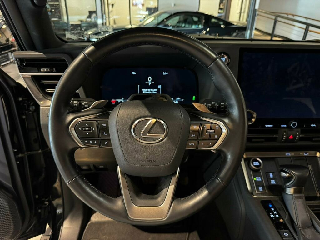 Used 2024 Lexus GX 550 w/ Cold Area Package AWD/4WD image 12