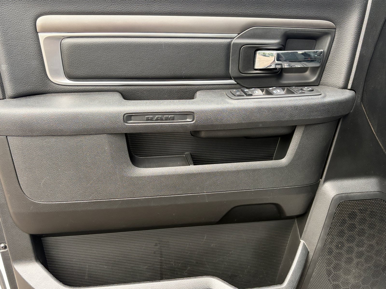 Used 2024 RAM 1500 Warlock AWD/4WD image 13