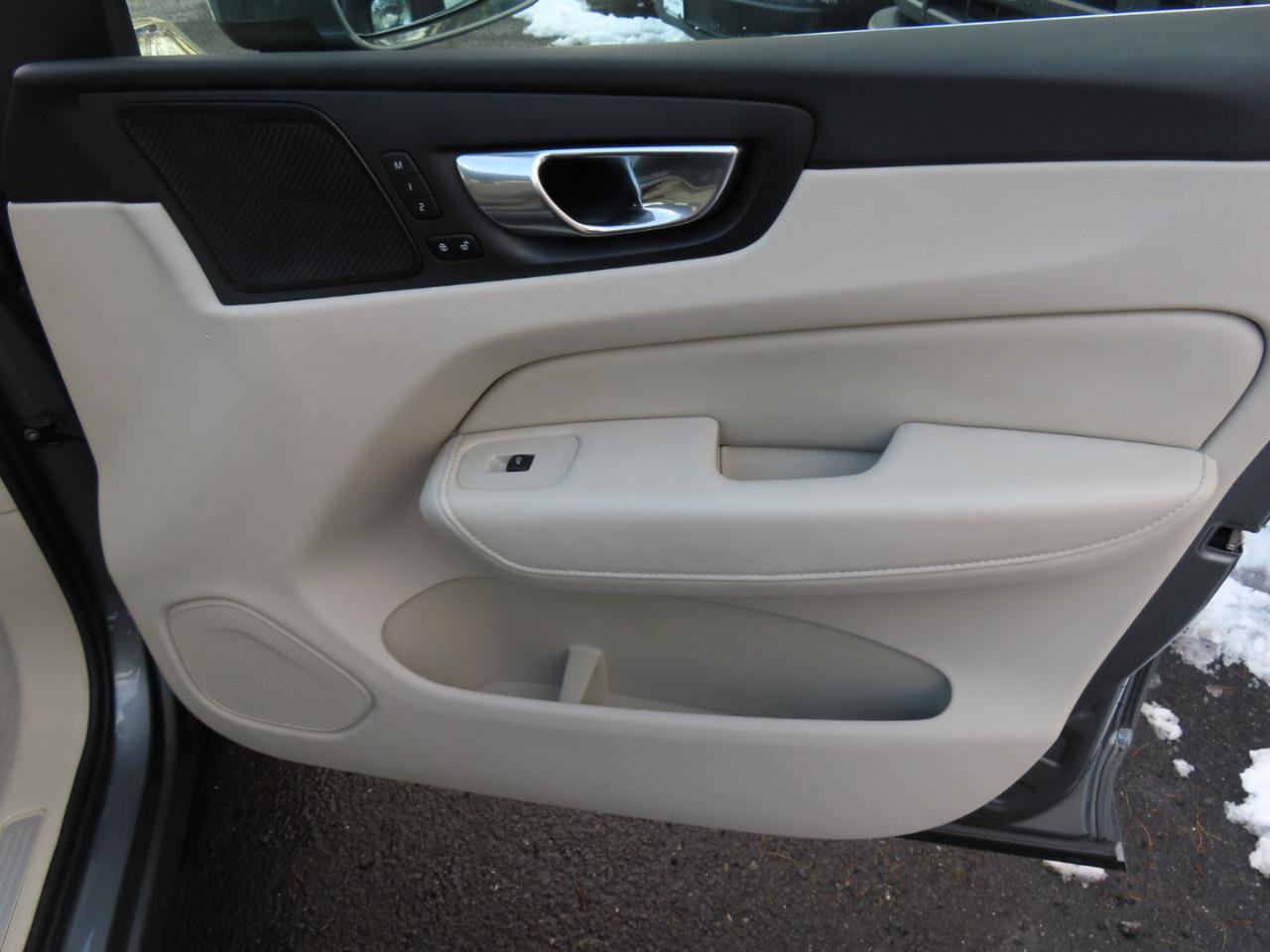 Used 2021 Volvo XC60 T5 Inscription w/ Climate Package image 19