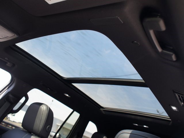 Used 2024 GMC Acadia Elevation w/ Trailering Package image 5