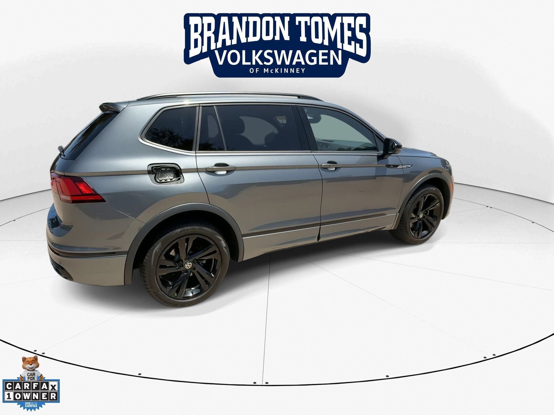 Certified 2024 Volkswagen Tiguan SE R-Line FWD image 10
