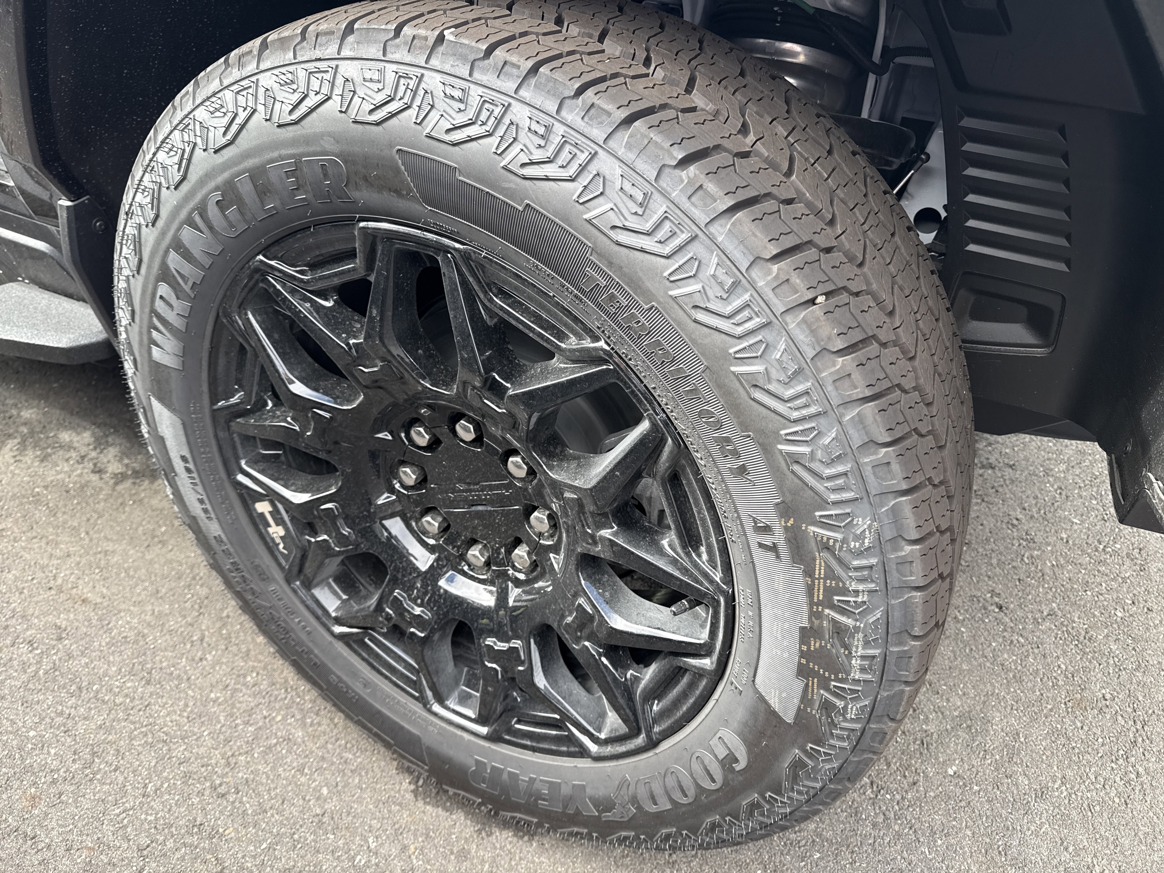 New 2026 GMC Hummer EV 4x4 Crew Cab image 7