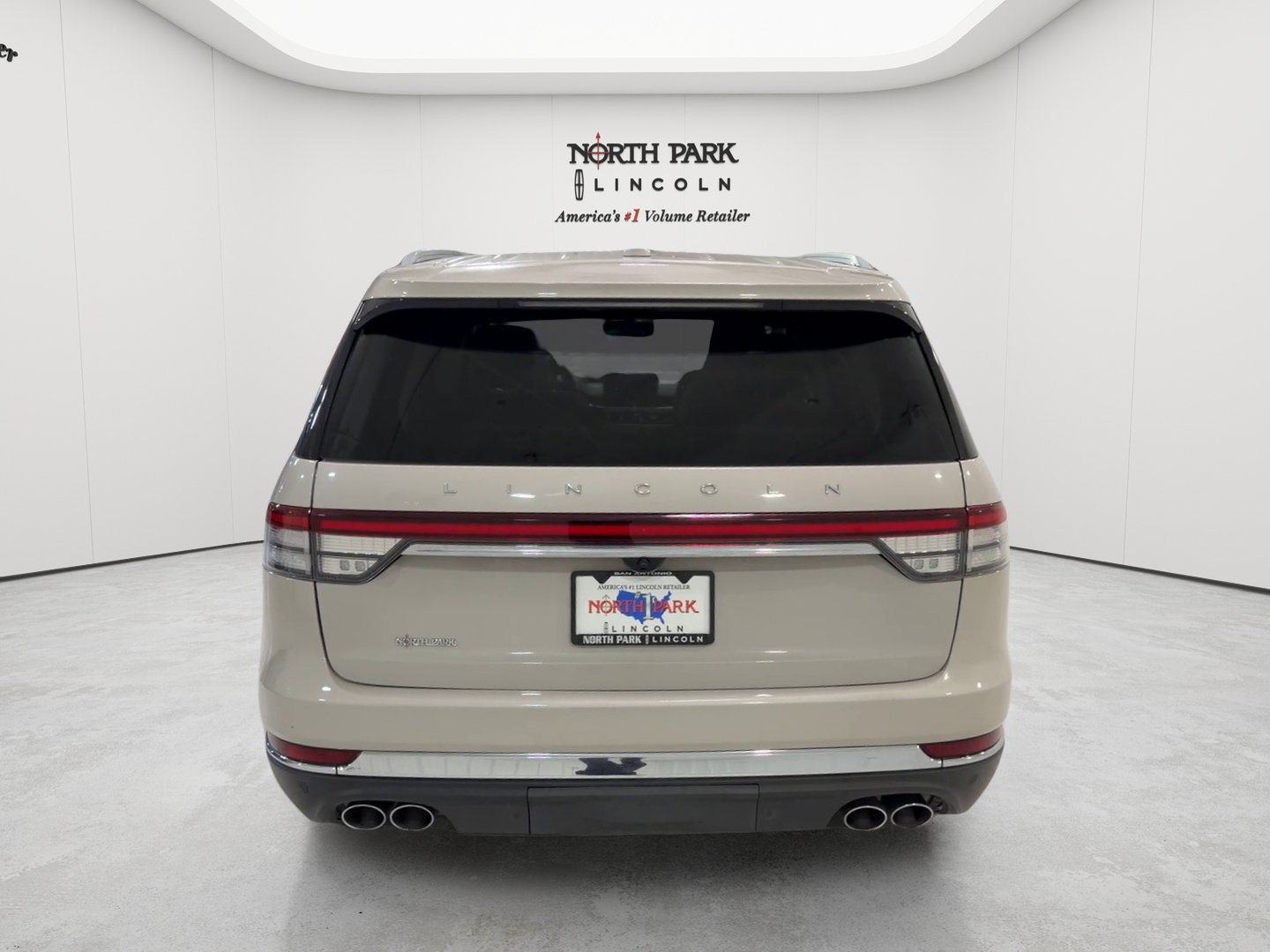 Used 2020 Lincoln Aviator Reserve w/ Equipment Group 202A AWD/4WD image 4