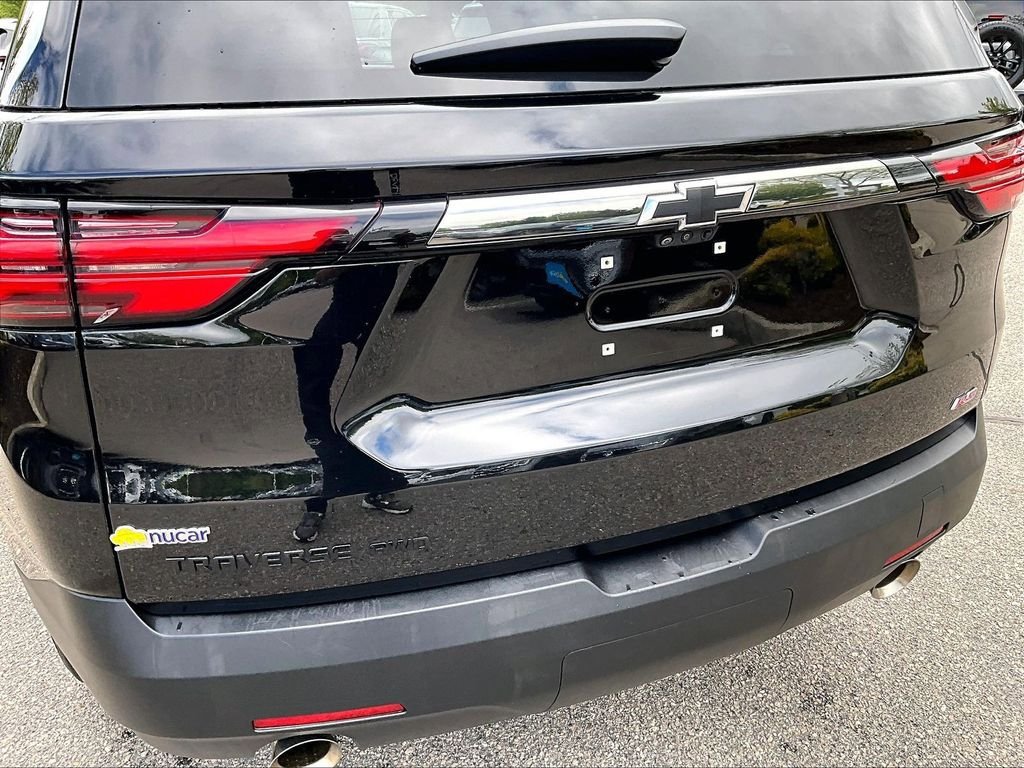 Used 2023 Chevrolet Traverse RS w/ LPO, Floor Liner Package AWD/4WD image 28